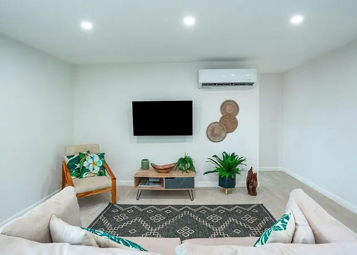 Lnq Peaceful 3Br Retreat, Walk To Beach Сasa de vacaciones